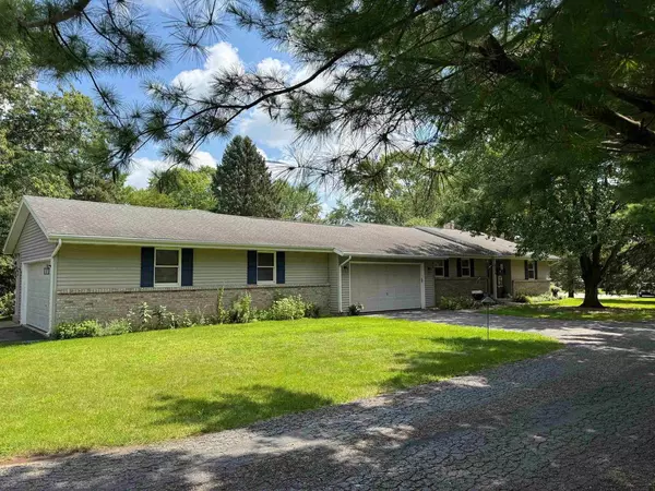 1236 Somerset Court, Janesville, WI 53546