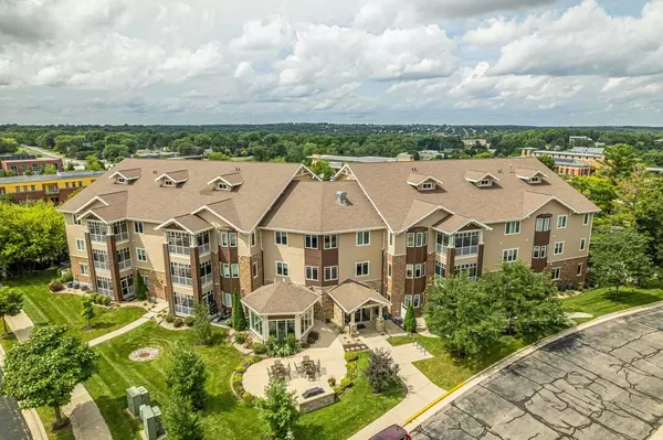 11 Glen Brook Way #305, Fitchburg, WI 53711