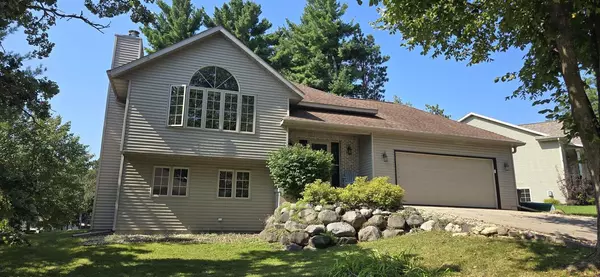 Prairie Du Sac, WI 53578,901 Highland Trail