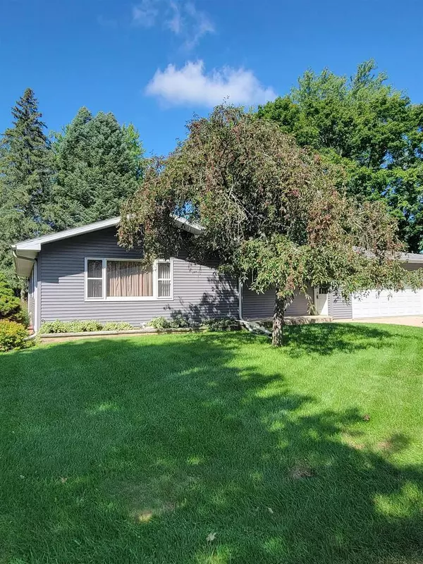 Clinton, WI 53525,418 Highland Park Avenue