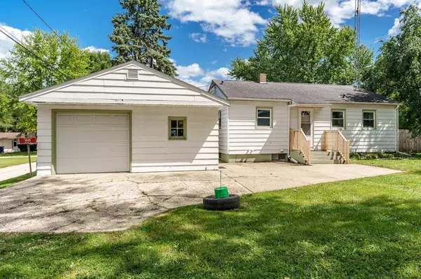 1949 S McKinley Avenue, Beloit, WI 53511