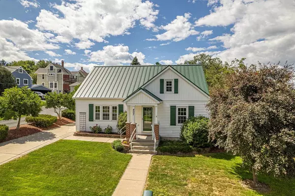 407 5th Street, New Glarus, WI 53574