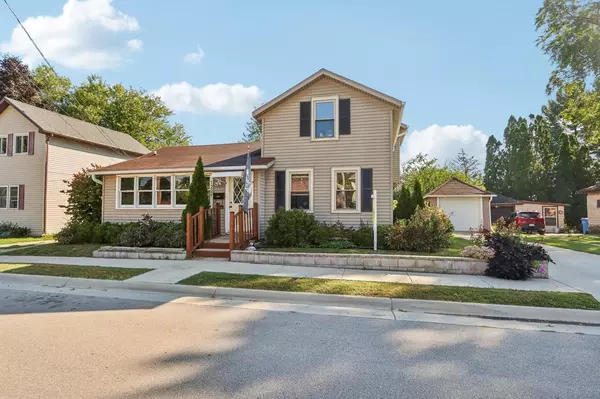 Watertown, WI 53094,1221 S Third Street