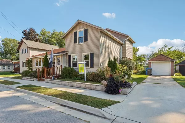 Watertown, WI 53094,1221 S Third Street