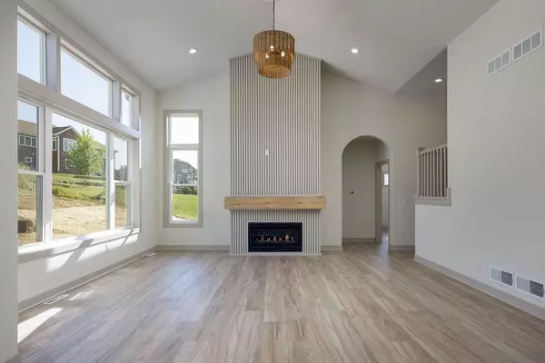 1113 N DIVISION Street, Waunakee, WI 53597