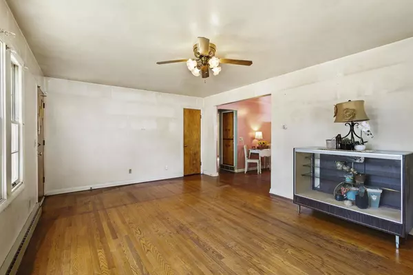 Prairie Du Sac, WI 53578,243 1st Street