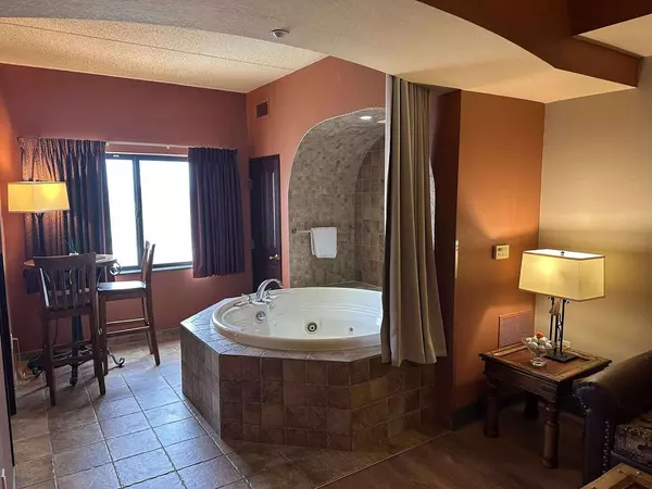 Wisconsin Dells, WI 53965,2411 River Road #2644