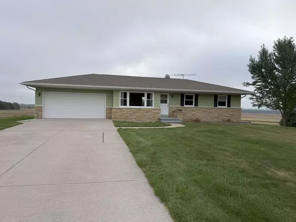 8191 Edgewater Ridge, Omro, WI 54963