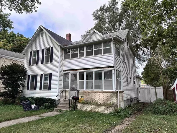 209 S Ohio Street, Prairie Du Chien, WI 53821