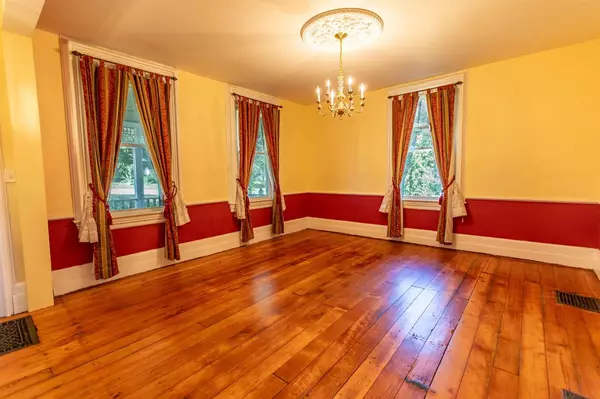 Mineral Point, WI 53565,918 S Wisconsin Street