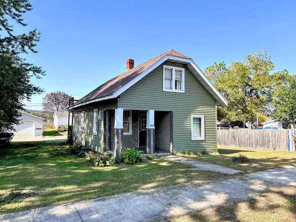 1013 S Beaumont Road,  Prairie Du Chien,  WI 53821