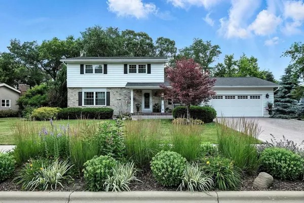 900 Woodview Drive, Sun Prairie, WI 53590