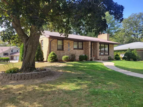 Cassville, WI 53806,609 Mulberry Drive