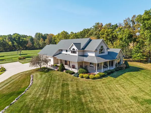S7711 Freedom Road, North Freedom, WI 53951