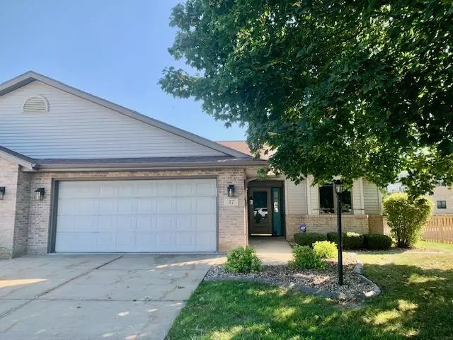 Waunakee, WI 53597,37 Village Homes Drive