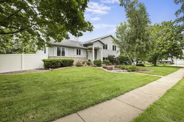 749 Westlawn Drive, Cottage Grove, WI 53527