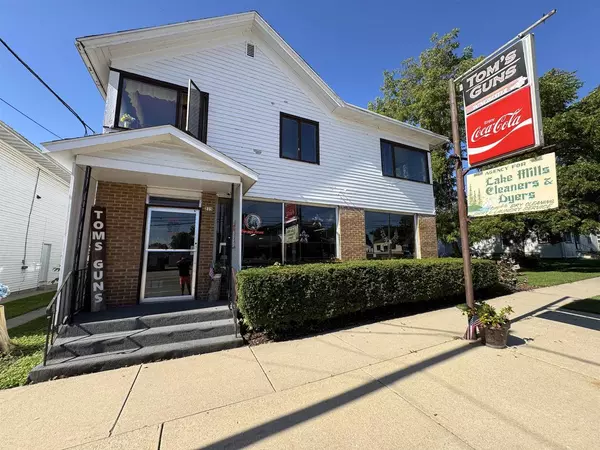 215 W Main Street, Marshall, WI 53559