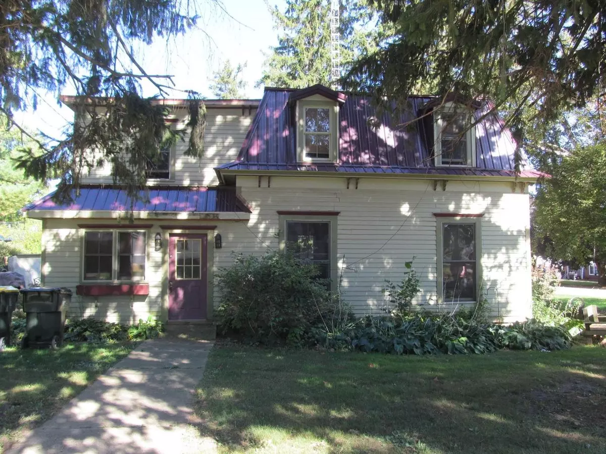 Cobb, WI 53526,201 Drury Street