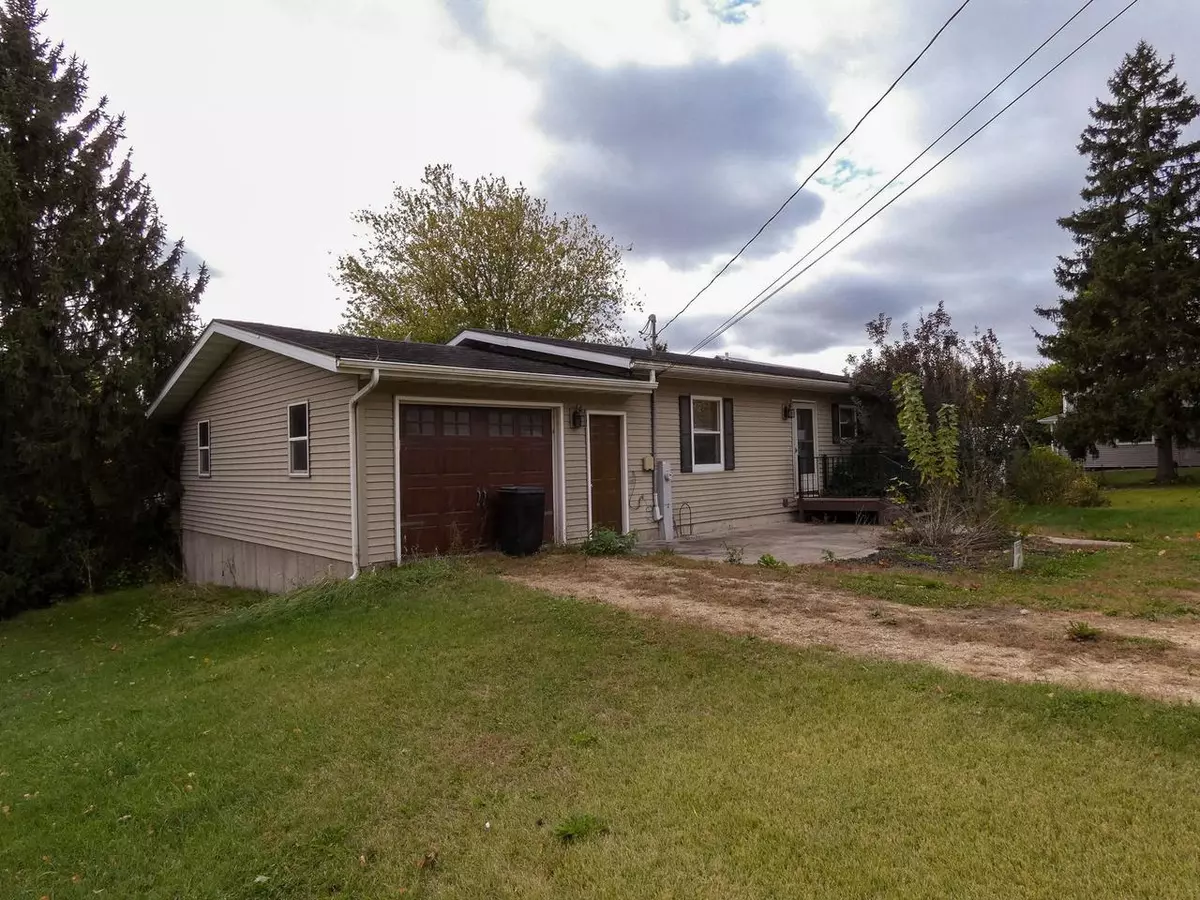 Cassville, WI 53806,11709 County Rd VV