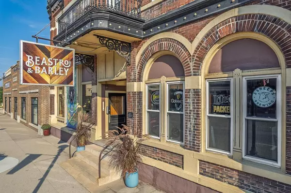 Reedsburg, WI 53959,119/125 E Main Street