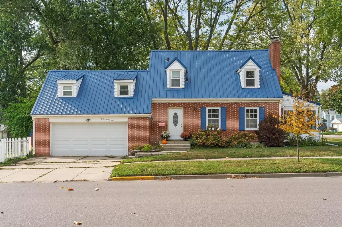 Baraboo, WI 53913,1221 Elizabeth Street