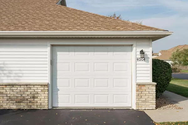 Janesville, WI 53548,4004 Creekside Drive #25