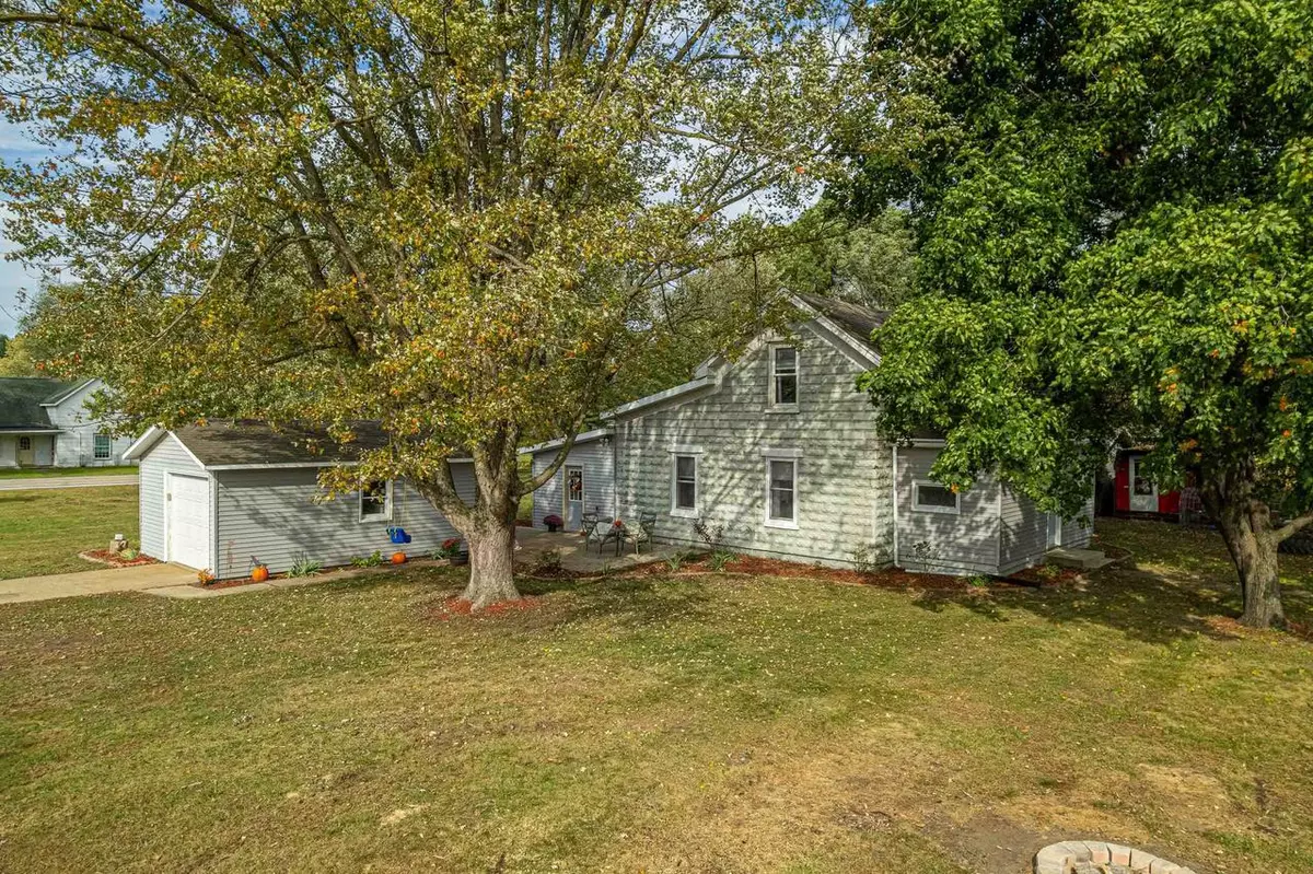 Lone Rock, WI 53556,311 N Highway 130