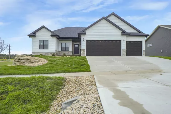 1417 Ridgetrail Drive, Cross Plains, WI 53528