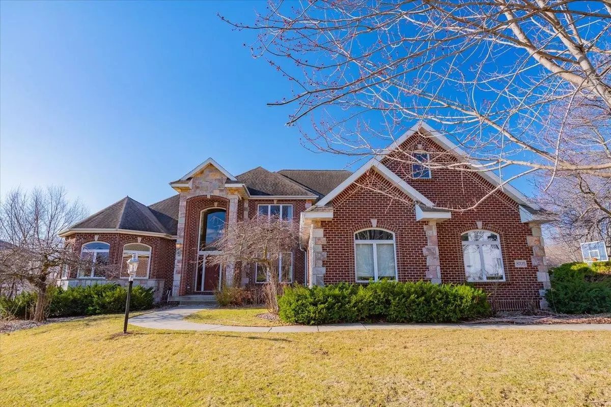 Verona, WI 53593,8705 Fairway Oaks Drive