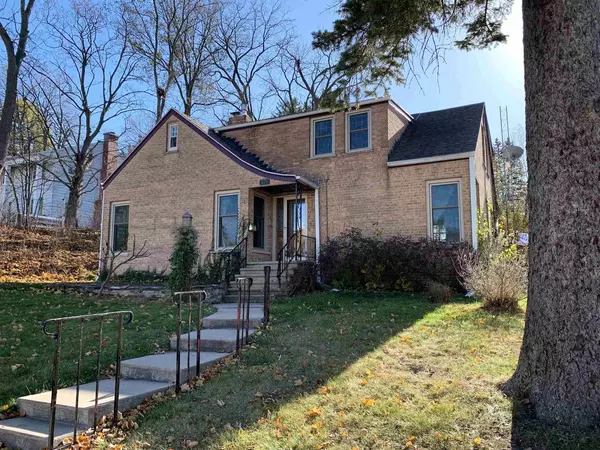 615 W Mackie Street, Beaver Dam, WI 53916