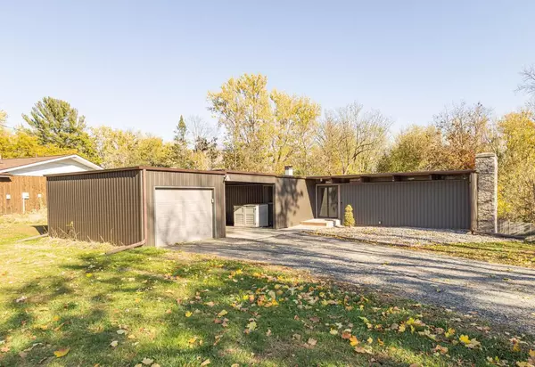 1155 Perry Drive, Platteville, WI 53818