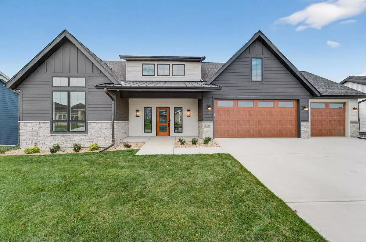 Sun Prairie, WI 53590,1438 Greenleaf Court
