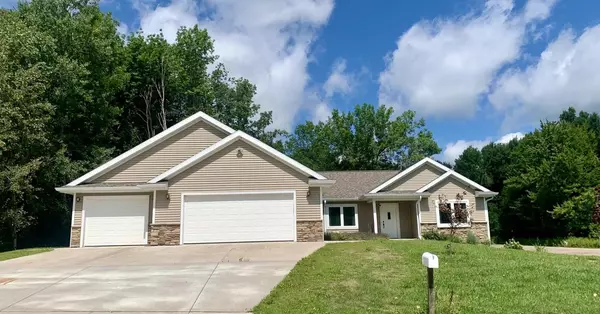 200 PORCUPINE LANE, Abbotsford, WI 54405