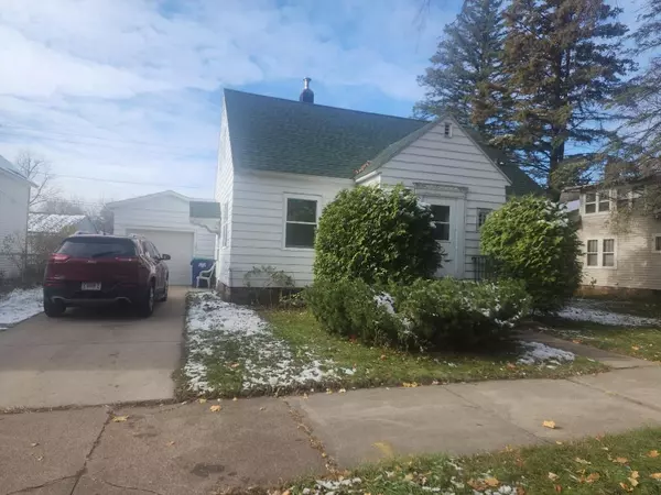 1006 N 1ST AVENUE, Wausau, WI 54401