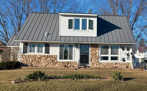 112 W ELM STREET, Abbotsford, WI 54405