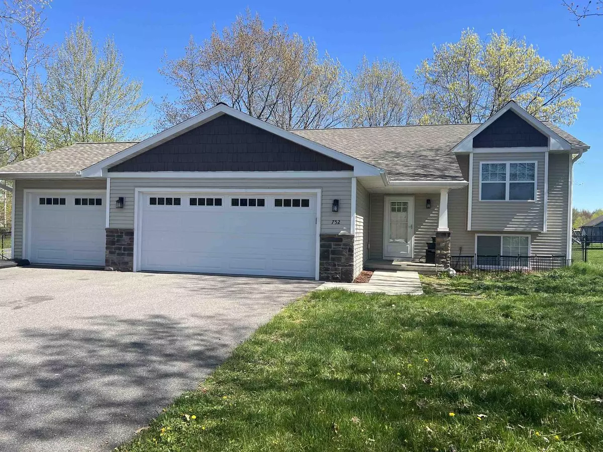 Mosinee, WI 54455,752 PINEDALE LANE