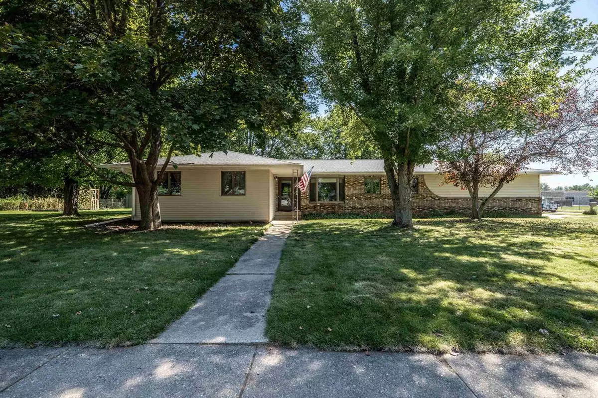 Nekoosa, WI 54457,425 MAPLE STREET