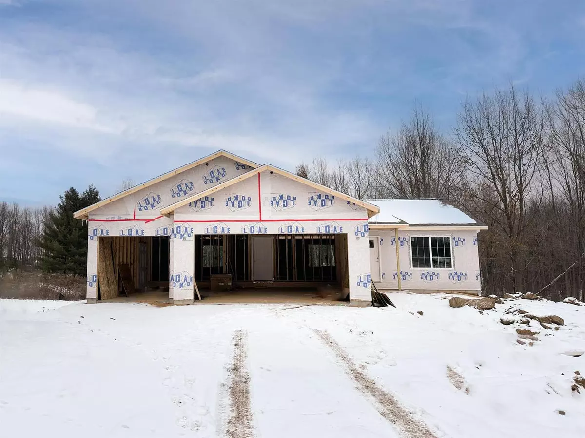 Mosinee, WI 54455,835 FAIRWAY DRIVE