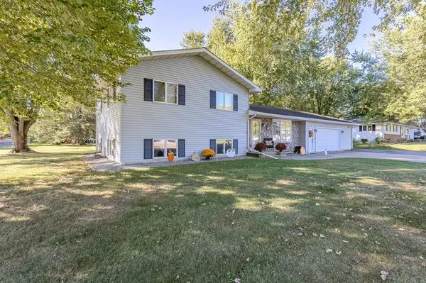 301 W LARCH STREET, Abbotsford, WI 54405