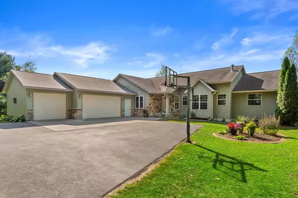 Rosholt, WI 54473,7695 RUSTIC DRIVE