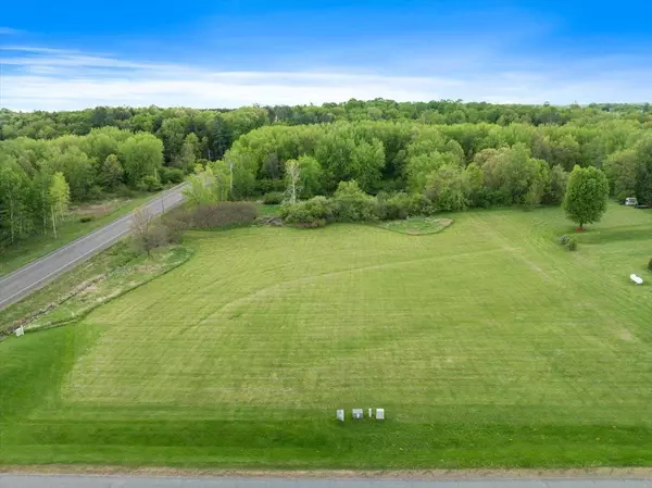 Lot 2 EDGEWATER ESTATES #Edgewater Dr., Stratford, WI 54484