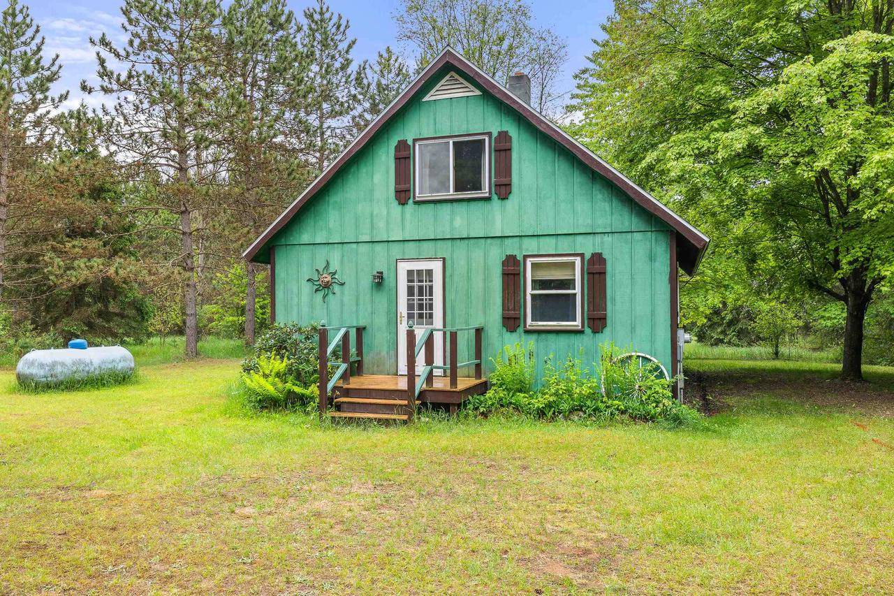 Almond, WI 54909,10533 2ND AVENUE