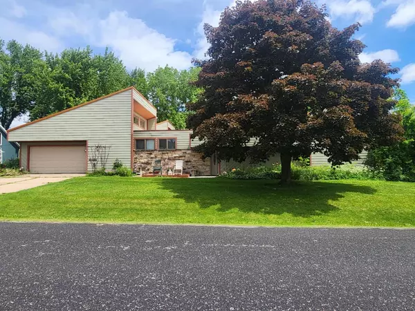 221 S SCHMIDT AVENUE, Marshfield, WI 54449