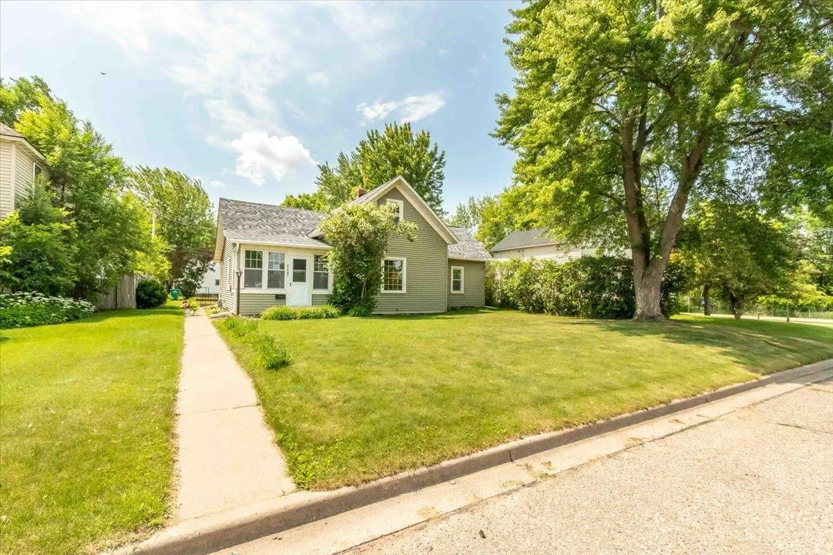 Nekoosa, WI 54457,117 6TH STREET