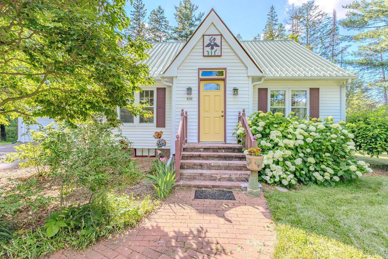 910 S CENTER AVENUE, Merrill, WI 54452