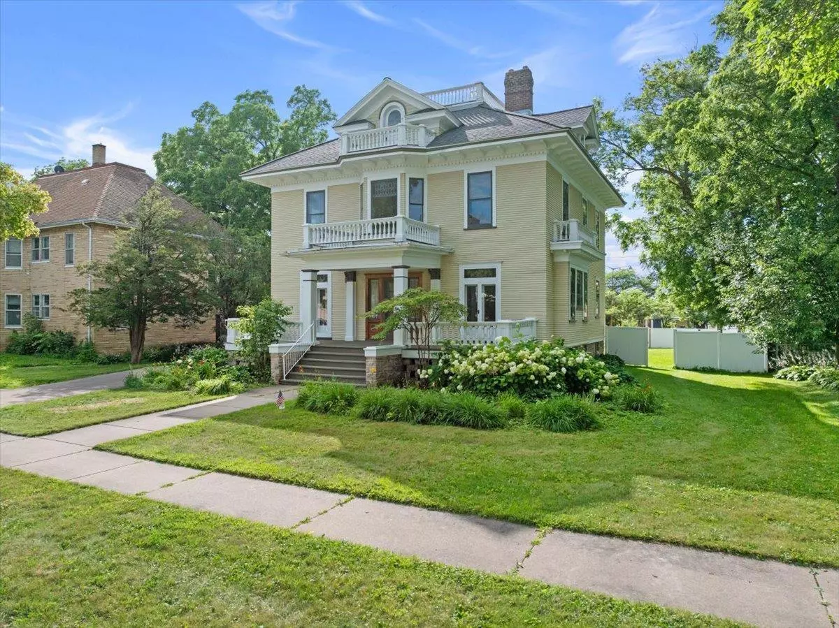 Marshfield, WI 54449,208 S CHERRY AVENUE
