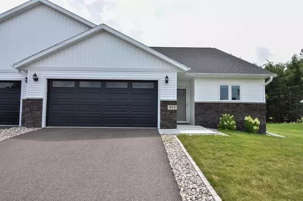 915 GREEN PASTURES TRAIL, Plover, WI 54467