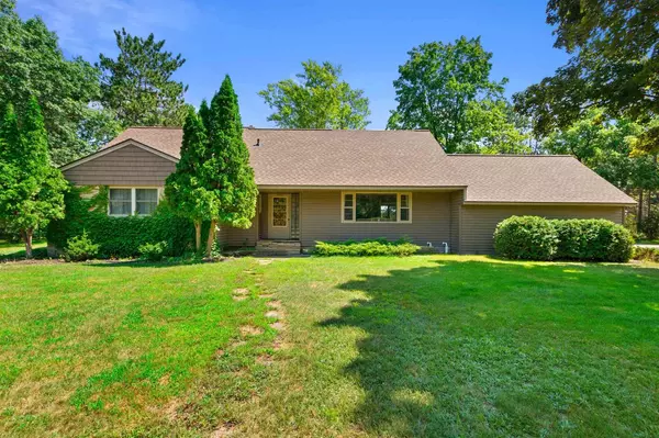 Stevens Point, WI 54481,402 SUNRISE AVENUE