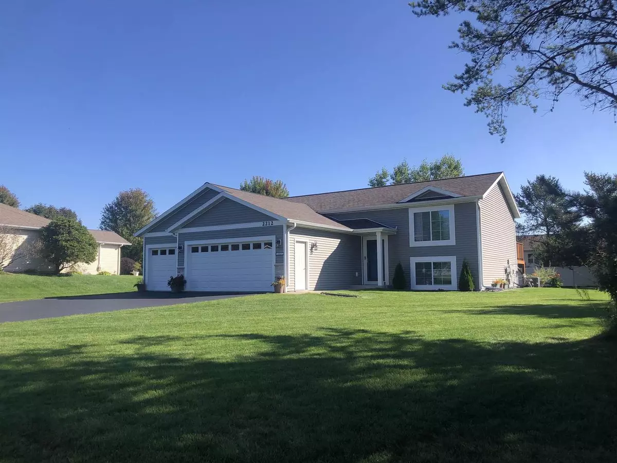 Mosinee, WI 54455,2212 MEADOW DRIVE