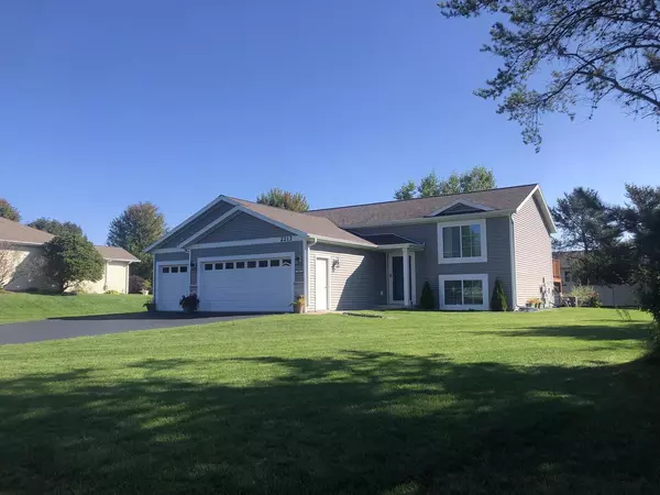 2212 MEADOW DRIVE, Mosinee, WI 54455